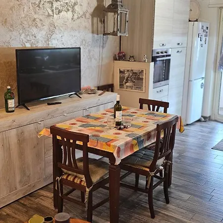 House Apartment *